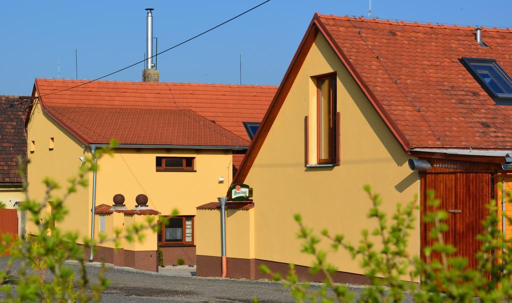 Penzion Farma Dvorec Radnice Zewnętrze zdjęcie