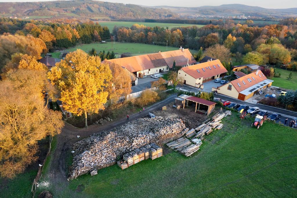 Penzion Farma Dvorec Radnice Zewnętrze zdjęcie